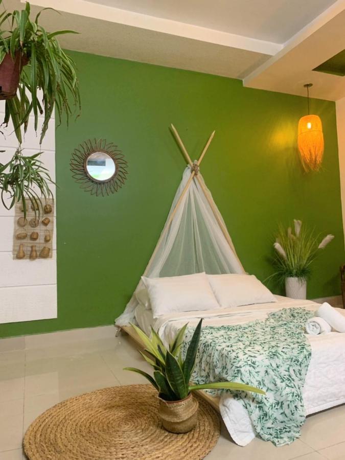 Pink Host Hotel Вунг Тау Екстериор снимка