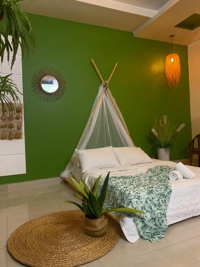 Pink Host Hotel Вунг Тау Екстериор снимка